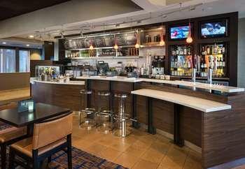 Courtyard By Marriott Hartford Windsor Airport Hotel Ngoại thất bức ảnh