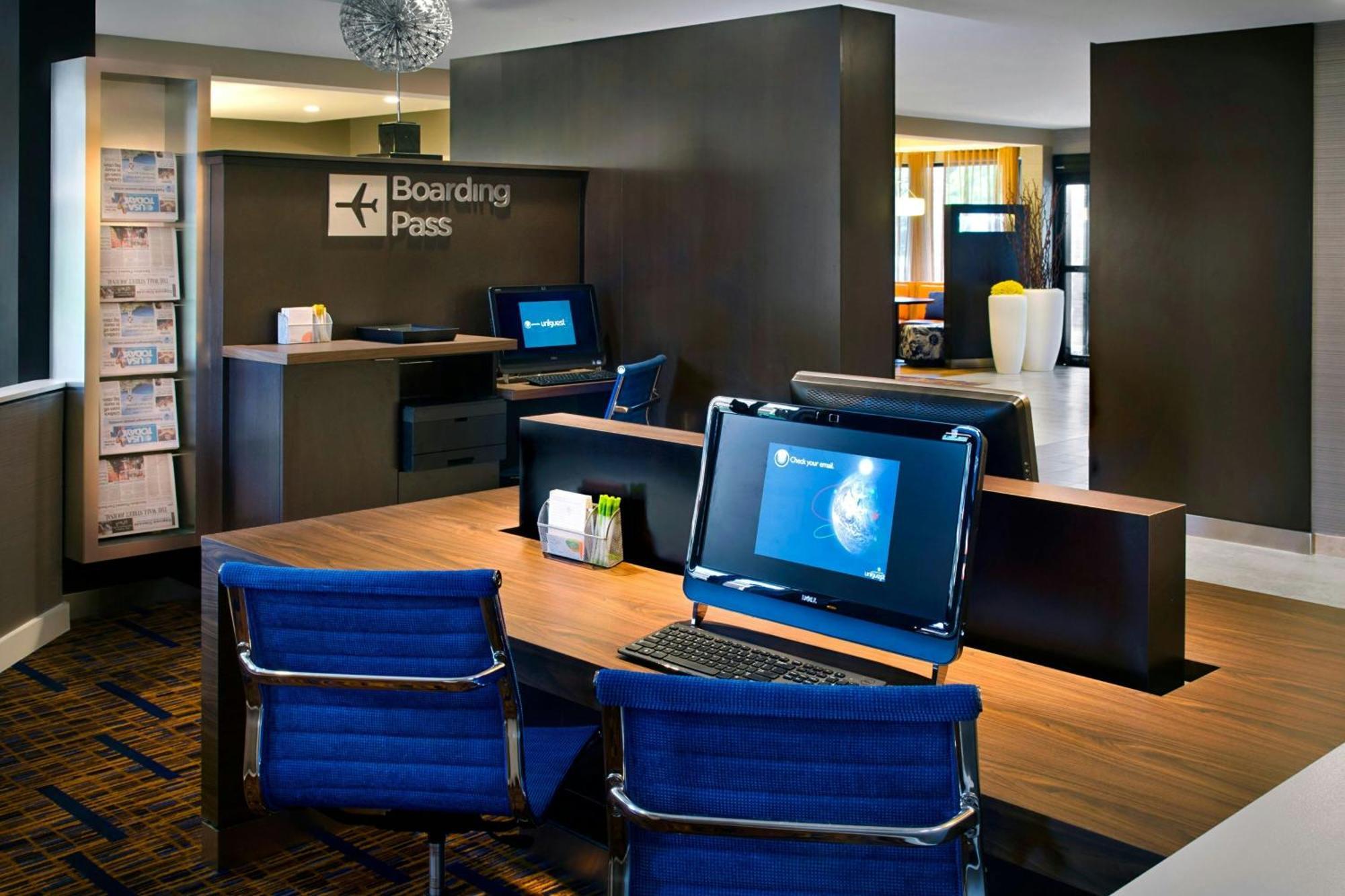Courtyard By Marriott Hartford Windsor Airport Hotel Ngoại thất bức ảnh